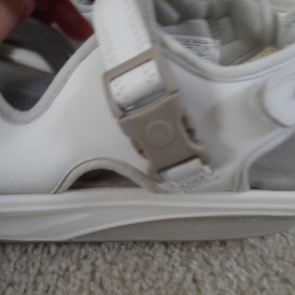 Mbt Kisumu White Sandals - 9/9.5 - Picture 9 of 11